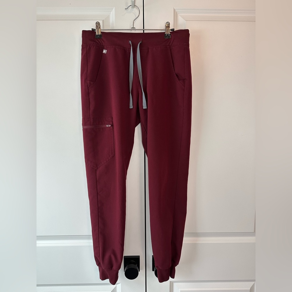 Figs Women’s Zamora Jogger Scrub Pants Burgundy (Size S)